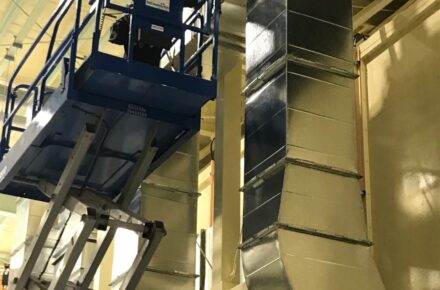 栃木県　工場　高さ１０ｍにおよぶ局所排気ダクト工事